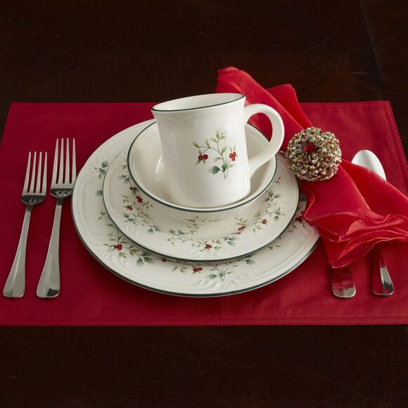 Pfaltzgraff Winterberry 16-Piece Dinnerware Set Service for 4 Christmas Holiday - Picture 4 of 8